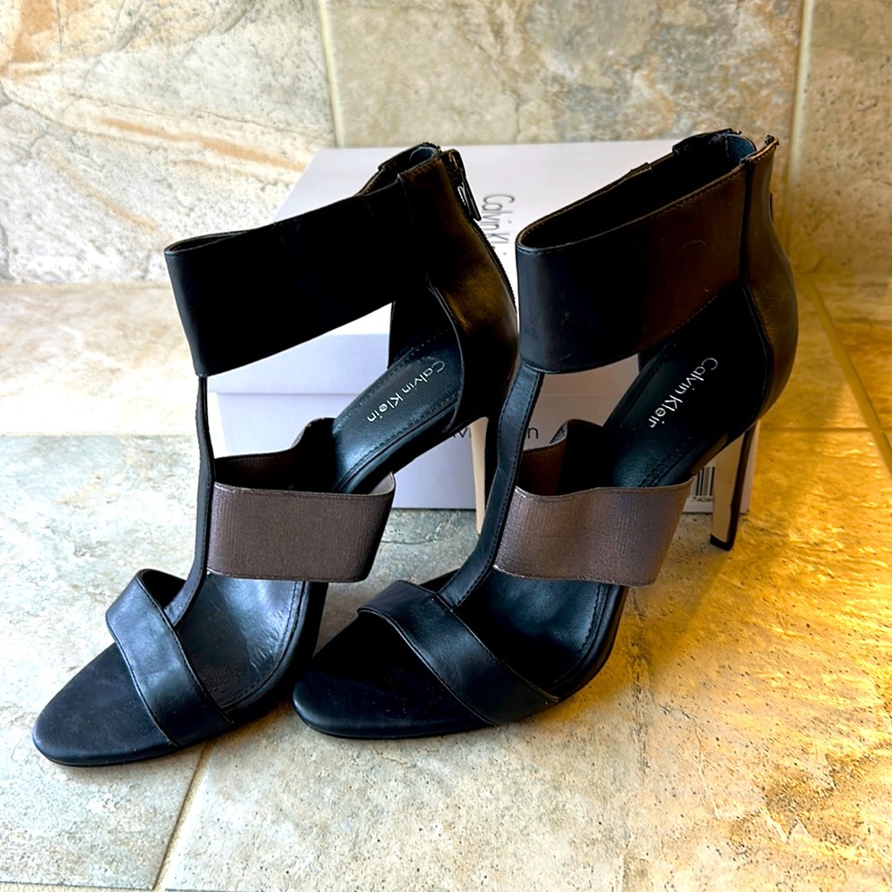 Calvin Klein Angela Glzd Caf/metallic size 9, Pump, black and silver